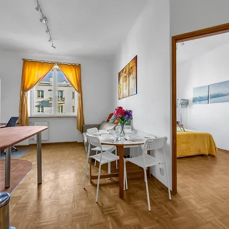 Lejlighed Mokotow - Workspace, Parks & Trams Nearby - By Rentujemy *