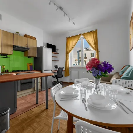 Mokotow - Workspace, Parks & Trams Nearby - By Rentujemy Varsó