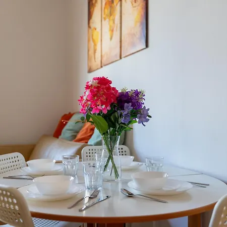 Mokotow - Workspace, Parks & Trams Nearby - By Rentujemy