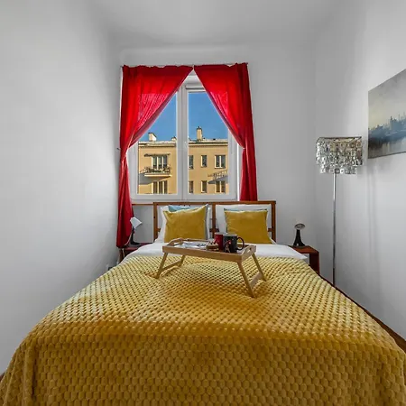 Mokotow - Workspace, Parks & Trams Nearby - By Rentujemy