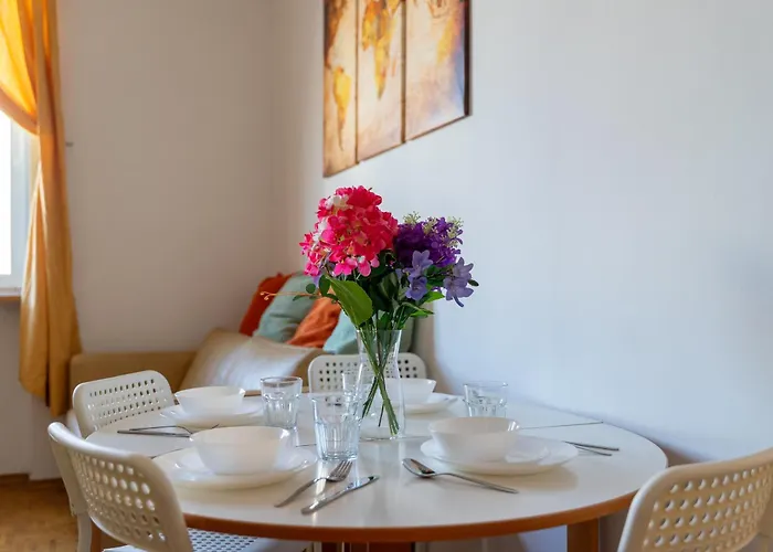 Mokotow - Workspace, Parks & Trams Nearby - By Rentujemy