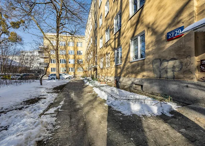 Mokotow - Workspace, Parks & Trams Nearby - By Rentujemy Warschau